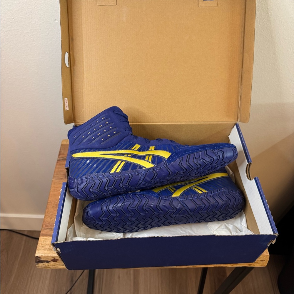 Asics Aggressor Wrestling Shoes in Blue and Yellow (Limited Edition)